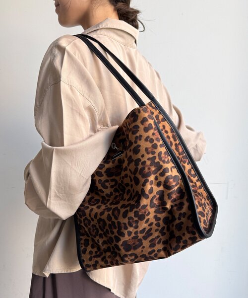 DouDou（ドゥドゥ）の「【WEB限定】ヒネリ金具ビッグトートバッグ（ショルダーバッグ・レディース・キャメル/ブラック/ベージュ系その他/ベージュ・FREE）」の21枚目の写真