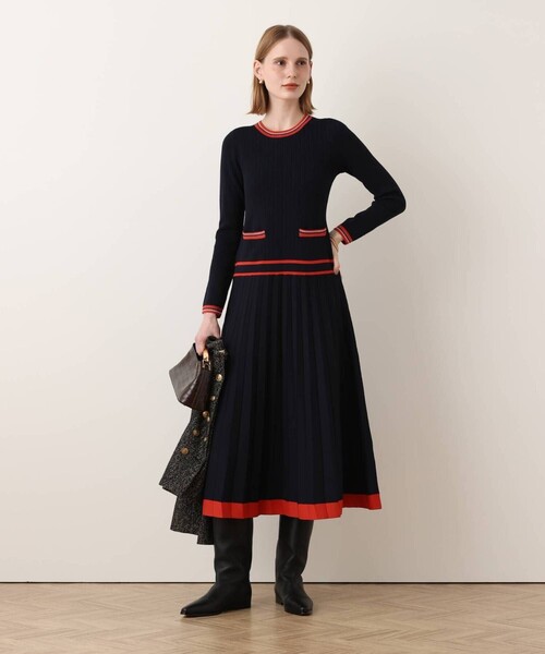 allureville(アルアバイル)の「【Oggi.jp掲載】ラインアクセントプリーツニットワンピース(ワンピース・レディース・ベージュ/ネイビー・1/2)」の1枚目の写真