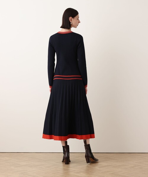 allureville(アルアバイル)の「【Oggi.jp掲載】ラインアクセントプリーツニットワンピース(ワンピース・レディース・ベージュ/ネイビー・1/2)」の7枚目の写真