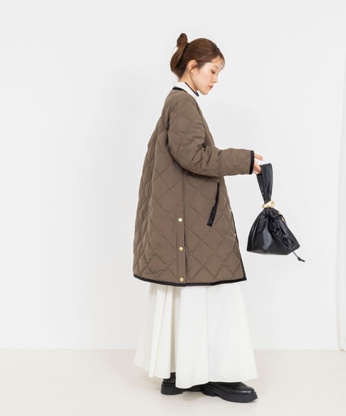 NOLLEY’S（ノーリーズ）の「【TAION×LIMONTA】別注ベロアパイピングロングダウン（ダウンジャケット/コート・レディース・ネイビー/カーキ/ブラック・FREE）」の16枚目の写真