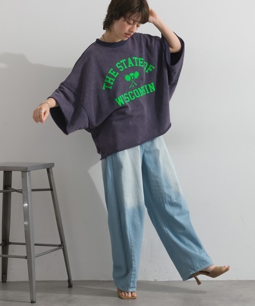 enhaut(アンオート)の「裏毛ケミカルパウダー加工 スウェット THE STATE OFフロッキーロゴ プリントプルオーバー(Tシャツ/カットソー・レディース・チャコールグレー/ネイビー/グリーン/ブラウン/レッド・FREE)」の13枚目の写真