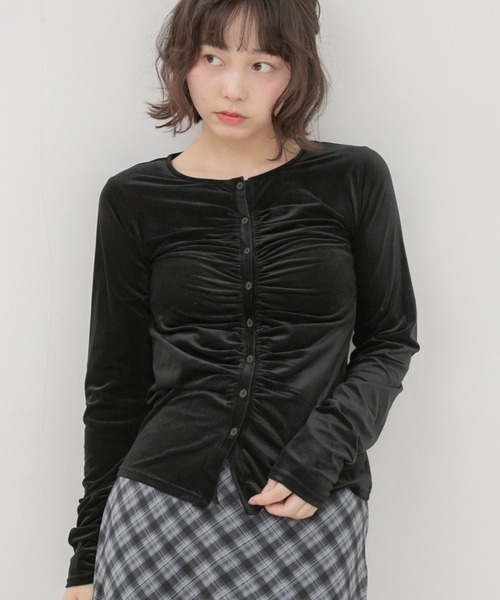 HEILIS(ヘイリス)の「シアーベロアギャザートップス/ ベロアトップス シアートップス ギャザートップス 長袖トップス クルーネック 長袖 カットソー ベロア シアー ギャザー 秋 秋服 秋コーデ 秋冬 秋冬コーデ 韓国ファッション 韓国コーデ トレンド ガーリー フェミニン デート お出かけ ブラック ブラウン イエロー(カーディガン/ボレロ・レディース・イエロー/ブラック/ブラウン・FREE)」の4枚目の写真