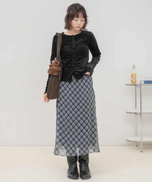 HEILIS(ヘイリス)の「シアーベロアギャザートップス/ ベロアトップス シアートップス ギャザートップス 長袖トップス クルーネック 長袖 カットソー ベロア シアー ギャザー 秋 秋服 秋コーデ 秋冬 秋冬コーデ 韓国ファッション 韓国コーデ トレンド ガーリー フェミニン デート お出かけ ブラック ブラウン イエロー(カーディガン/ボレロ・レディース・イエロー/ブラック/ブラウン・FREE)」の5枚目の写真