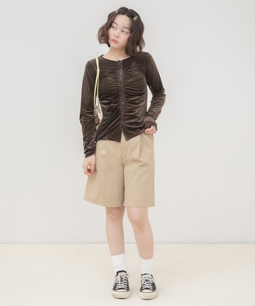 HEILIS(ヘイリス)の「シアーベロアギャザートップス/ ベロアトップス シアートップス ギャザートップス 長袖トップス クルーネック 長袖 カットソー ベロア シアー ギャザー 秋 秋服 秋コーデ 秋冬 秋冬コーデ 韓国ファッション 韓国コーデ トレンド ガーリー フェミニン デート お出かけ ブラック ブラウン イエロー(カーディガン/ボレロ・レディース・イエロー/ブラック/ブラウン・FREE)」の17枚目の写真