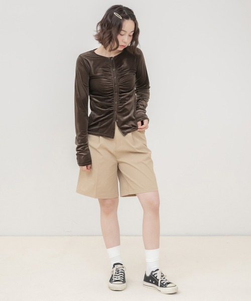 HEILIS(ヘイリス)の「シアーベロアギャザートップス/ ベロアトップス シアートップス ギャザートップス 長袖トップス クルーネック 長袖 カットソー ベロア シアー ギャザー 秋 秋服 秋コーデ 秋冬 秋冬コーデ 韓国ファッション 韓国コーデ トレンド ガーリー フェミニン デート お出かけ ブラック ブラウン イエロー(カーディガン/ボレロ・レディース・イエロー/ブラック/ブラウン・FREE)」の18枚目の写真