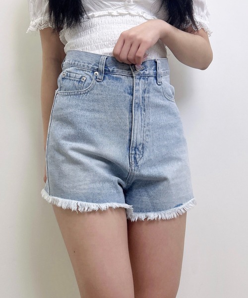 INGNI(イング)の「バックビジューロゴ/デニムショートパンツ(デニムパンツ・レディース・ブルー系その他3/ブルー系その他・M/S)」の9枚目の写真