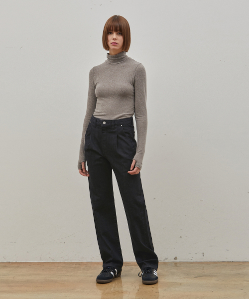 RYUL+WAI(リュルアンドワイ)の「デニムタックベーシックストレートパンツブラック(デニムパンツ・レディース・その他・MEDIUM/SMALL)」の3枚目の写真