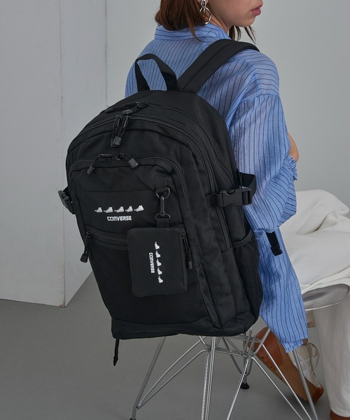 CONVERSE(コンバース)の「【CONVERSE】CV SNEAKERS PRINT BACK PACK(バックパック/リュック・レディース・ベージュ/オフホワイト/ブラック/ホワイト・FREE)」の7枚目の写真