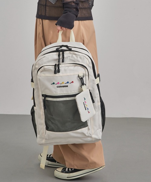 CONVERSE(コンバース)の「【CONVERSE】CV SNEAKERS PRINT BACK PACK(バックパック/リュック・レディース・ベージュ/オフホワイト/ブラック/ホワイト・FREE)」の17枚目の写真