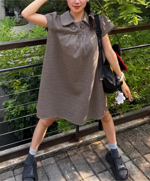 AsheKsha(アシクシャ)の「ベビーカラーパフスリーブ A ラインワンピース(ワンピース・レディース・ブラウン・F)」の7枚目の写真