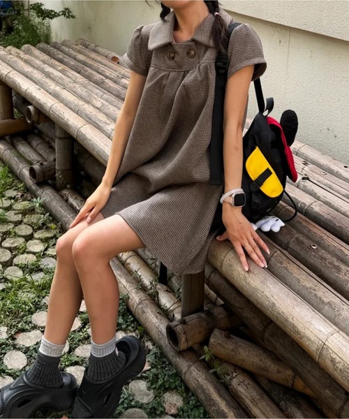 AsheKsha(アシクシャ)の「ベビーカラーパフスリーブ A ラインワンピース(ワンピース・レディース・ブラウン・F)」の8枚目の写真