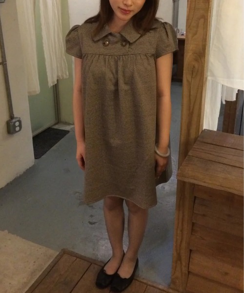 AsheKsha(アシクシャ)の「ベビーカラーパフスリーブ A ラインワンピース(ワンピース・レディース・ブラウン・F)」の13枚目の写真