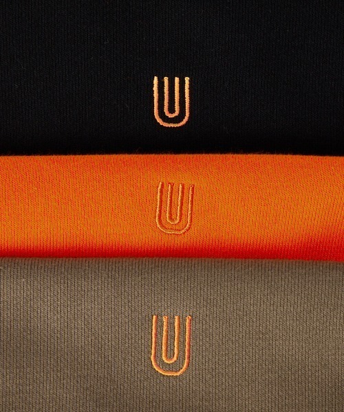 UNIVERSAL OVERALL（ユニバーサルオーバーオール）の「[UNIVERSAL OVERALL/ユニバーサルオーバーオール] 別注 ワンポイントロゴ刺繍 スウェットパーカー（パーカー・レディース・オレンジ/ブラック/ベージュ・S/M/L）」の15枚目の写真