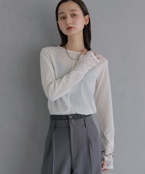 &g'aime(アンジェム)の「【&g'aime 】シアーベロア袖レース切替トップス Sheer Velour Lace Sleeve Top(Tシャツ/カットソー・レディース・オフホワイト/ブラック/ブラウン/グレー・FREE)」の2枚目の写真
