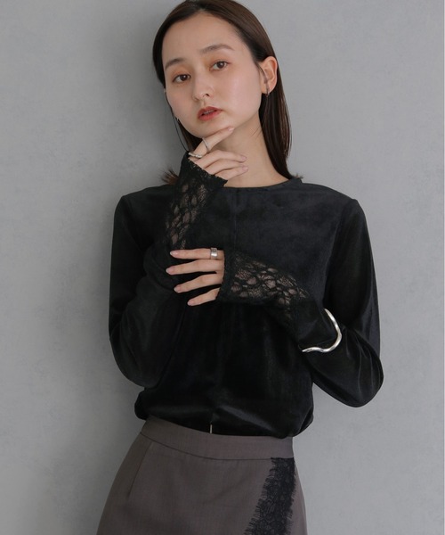 &g'aime(アンジェム)の「【&g'aime 】シアーベロア袖レース切替トップス Sheer Velour Lace Sleeve Top(Tシャツ/カットソー・レディース・オフホワイト/ブラック/ブラウン/グレー・FREE)」の3枚目の写真
