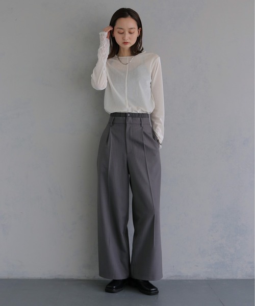 &g'aime(アンジェム)の「【&g'aime 】シアーベロア袖レース切替トップス Sheer Velour Lace Sleeve Top(Tシャツ/カットソー・レディース・オフホワイト/ブラック/ブラウン/グレー・FREE)」の13枚目の写真