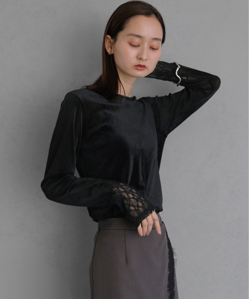 &g'aime(アンジェム)の「【&g'aime 】シアーベロア袖レース切替トップス Sheer Velour Lace Sleeve Top(Tシャツ/カットソー・レディース・オフホワイト/ブラック/ブラウン/グレー・FREE)」の19枚目の写真