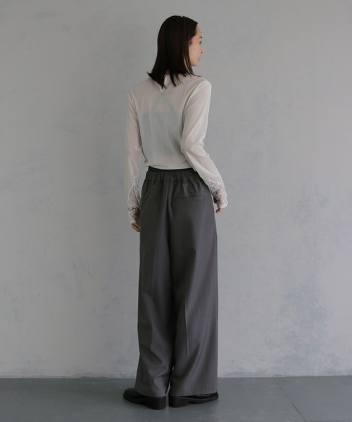 &g'aime(アンジェム)の「【&g'aime 】シアーベロア袖レース切替トップス Sheer Velour Lace Sleeve Top(Tシャツ/カットソー・レディース・オフホワイト/ブラック/ブラウン/グレー・FREE)」の15枚目の写真