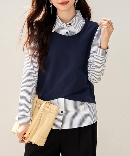 AMAJI(アマジ)の「スリット レイヤード風 シャツ(シャツ/ブラウス・レディース・ネイビー・SMALL/MEDIUM/LARGE/X-LARGE)」の1枚目の写真