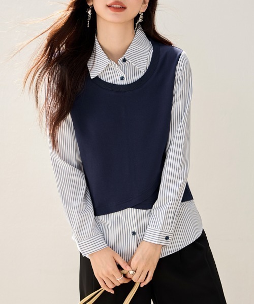AMAJI(アマジ)の「スリット レイヤード風 シャツ(シャツ/ブラウス・レディース・ネイビー・SMALL/MEDIUM/LARGE/X-LARGE)」の3枚目の写真