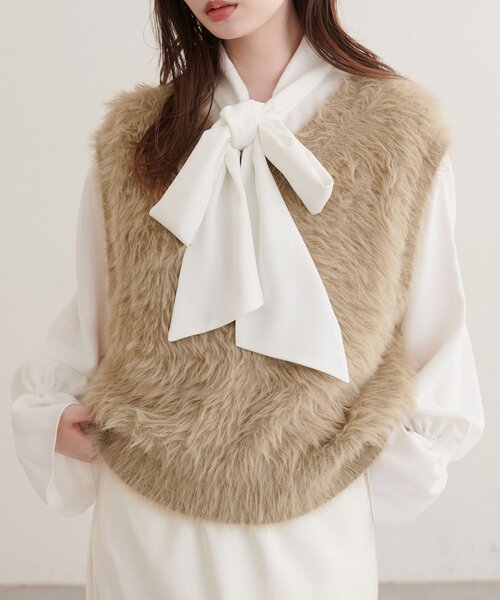 natural couture（ナチュラルクチュール）の「ふわふわフェザーベスト（ベスト・レディース・モカ/チャコールグレー/アイボリー・FREE）」の3枚目の写真