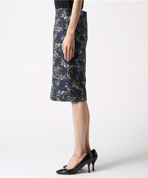 N.（N. Natural Beauty Basic）（エヌエヌナチュラルビューティーベーシック）の「トロピカルフラワープリントスカート（スカート・レディース・ホワイト/ネイビー・MEDIUM/SMALL）」の9枚目の写真