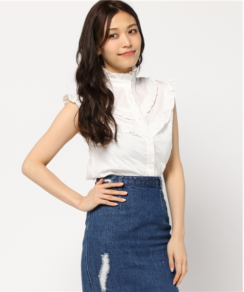 MOUSSY(マウジー)の「RUFFLE SLEEVELESS BLOUSE(シャツ/ブラウス・レディース・ネイビー/ホワイト・1/2)」の10枚目の写真