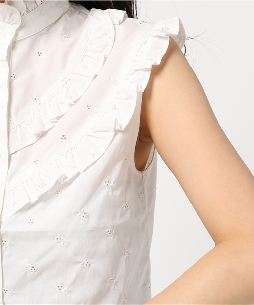 MOUSSY(マウジー)の「RUFFLE SLEEVELESS BLOUSE(シャツ/ブラウス・レディース・ネイビー/ホワイト・1/2)」の7枚目の写真