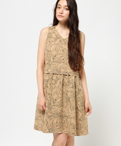 NATURAL BEAUTY BASIC（ナチュラルビューティーベーシック）の「リーフプリントワンピース（ワンピース・レディース・ブラウン/ベージュ・SMALL/MEDIUM）」の2枚目の写真