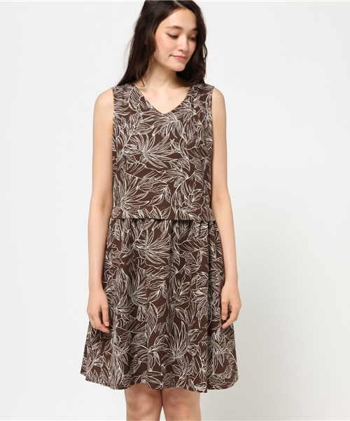 NATURAL BEAUTY BASIC（ナチュラルビューティーベーシック）の「リーフプリントワンピース（ワンピース・レディース・ブラウン/ベージュ・SMALL/MEDIUM）」の3枚目の写真