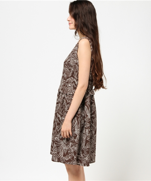 NATURAL BEAUTY BASIC（ナチュラルビューティーベーシック）の「リーフプリントワンピース（ワンピース・レディース・ブラウン/ベージュ・SMALL/MEDIUM）」の4枚目の写真