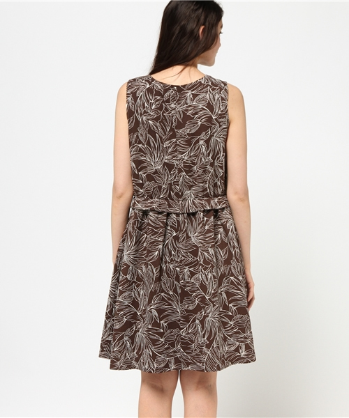 NATURAL BEAUTY BASIC（ナチュラルビューティーベーシック）の「リーフプリントワンピース（ワンピース・レディース・ブラウン/ベージュ・SMALL/MEDIUM）」の5枚目の写真