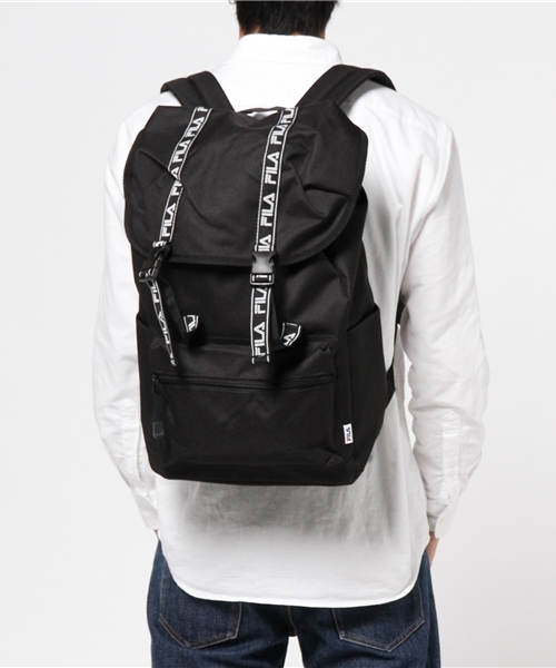 FILA（フィラ）の「【FILA】ロゴテープフラップデイパック（バックパック/リュック・メンズ・ホワイト/ブラック/ネイビー・FREE）」の8枚目の写真