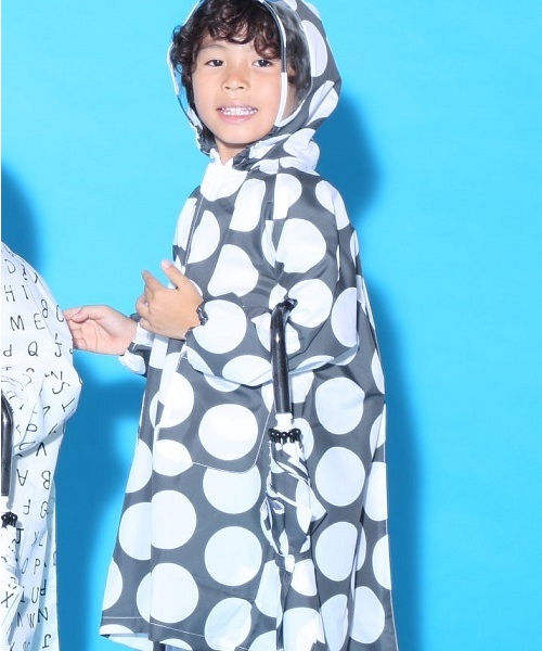 MR(まる)の「レインコート(レインコート/ポンチョ・キッズ・チャコール/ブルー/オフホワイト・90㎝/120cm/110cm/140cm/100cm/130cm)」の3枚目の写真