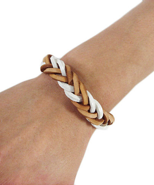 ８(eight)（エイト）の「編み込み レザーブレスレット（ブレスレット・メンズ・キャメル/カラフル/ブラック/ブラウン・FREE）」の10枚目の写真