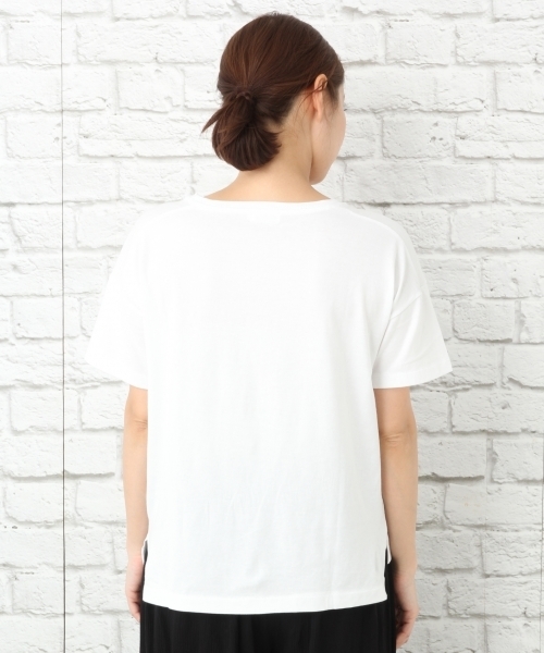 LEPSIM(レプシィム)の「アディコットワイドクルーTシャツSS 745853(Tシャツ/カットソー・レディース・オフホワイト/ブラック/レッド・FREE)」の7枚目の写真