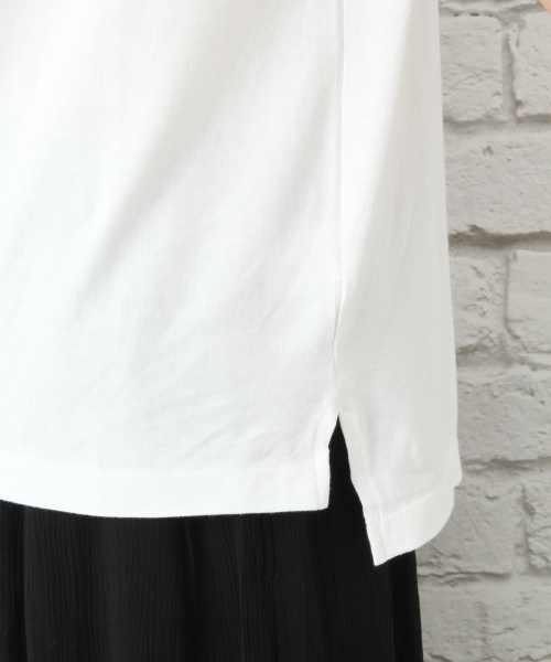 LEPSIM(レプシィム)の「アディコットワイドクルーTシャツSS 745853(Tシャツ/カットソー・レディース・オフホワイト/ブラック/レッド・FREE)」の10枚目の写真