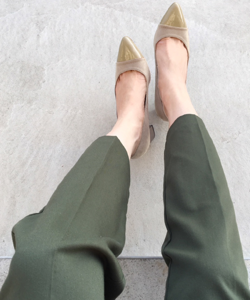 Carlie e felice(カーリーエフェリーチェ)の「【MADE IN JAPAN】【安心の日本製】ポインテッドトゥ切り替えパンプス【Carlie e felice/カーリーエフェリーチェ】(パンプス・レディース・ベージュ/ブラック/チェック/キャメル・24.0cm/25.0cm/23.0cm/22.0cm/22.5cm/23.5cm/24.5cm)」の22枚目の写真