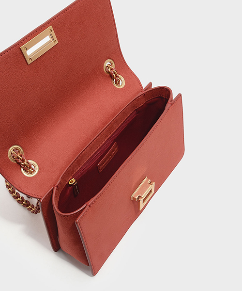 CHARLES & KEITH(チャールズ & キース)の「プッシュロックショルダーバッグ / PUSH-LOCK SHOULDER BAG(ショルダーバッグ・レディース・ブラック/ホワイト系その他/クリアレッド・M)」の17枚目の写真