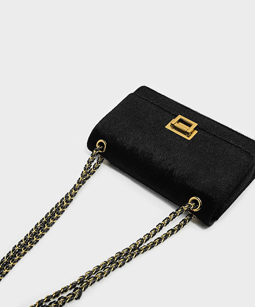 CHARLES & KEITH(チャールズ & キース)の「プッシュロックショルダーバッグ / PUSH-LOCK SHOULDER BAG(ショルダーバッグ・レディース・ブラック/ホワイト系その他/クリアレッド・M)」の5枚目の写真