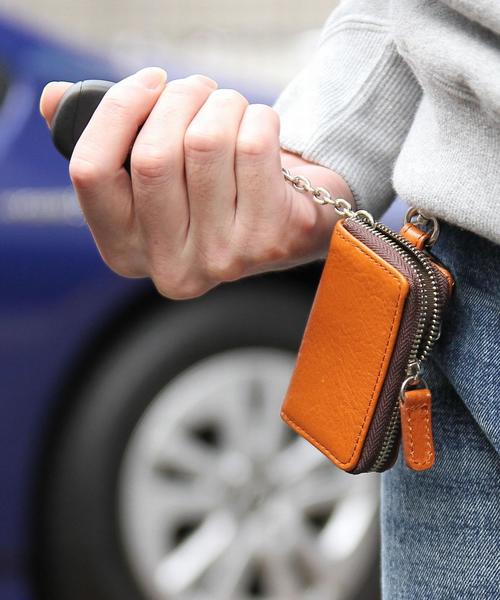 coen（コーエン）の「イタリアンレザースマートキーケース（キーケース/キーアクセサリー・メンズ・ブラック/ライトブラウン・FREE）」の2枚目の写真