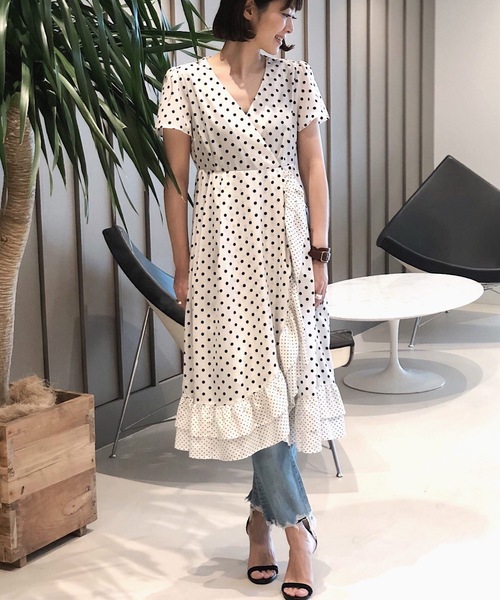 ポップな水玉コーデ集 夏はキュートな大人ファッションで行こう Zozotown