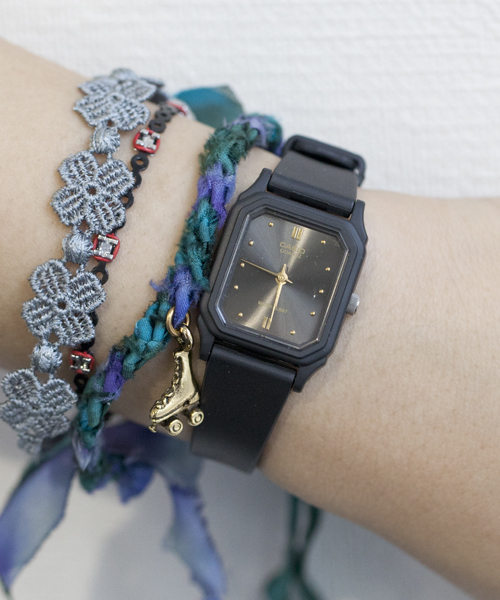 NANO universe(ナノユニバース)の「CASIO アナログスクエアウォッチ -S(アナログ腕時計・レディース・ブラック/ネイビー/シルバー/ゴールド・FREE)」の2枚目の写真