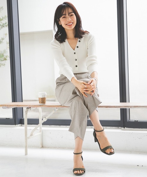 A part by（アパートバイ）の「14GCAceリブヘンリー 825163（ニット/セーター・レディース・ホワイト/ブラック/カーキ/イエロー/ブルー・MEDIUM/LARGE）」の18枚目の写真