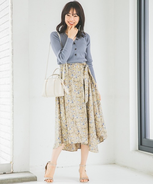 A part by（アパートバイ）の「14GCAceリブヘンリー 825163（ニット/セーター・レディース・ホワイト/ブラック/カーキ/イエロー/ブルー・MEDIUM/LARGE）」の17枚目の写真