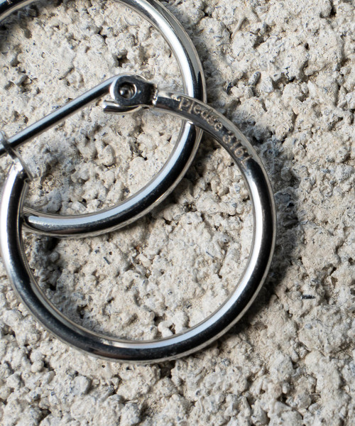 Pledge（プレッジ）の「【76】【Pledge（プレッジ）】フープ ピアス（ペア）（ピアス（両耳用）・メンズ・ブラック/ゴールド/シルバー・FREE）」の6枚目の写真