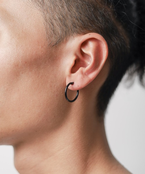 Pledge（プレッジ）の「【76】【Pledge（プレッジ）】フープ ピアス（ペア）（ピアス（両耳用）・メンズ・ブラック/ゴールド/シルバー・FREE）」の10枚目の写真