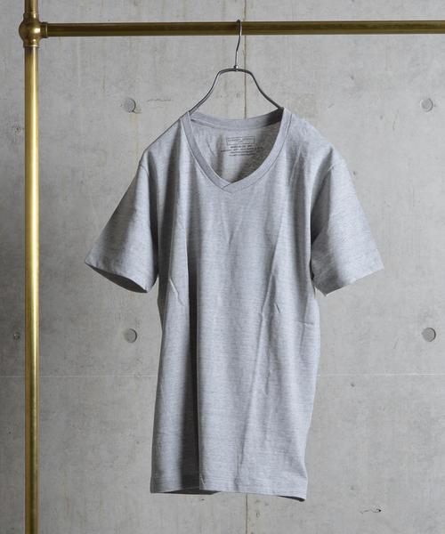 SHIPS JET BLUE(シップスジェットブルー)の「SHIPS GENERAL SUPPLY: カリフォルニアコットン VネックTシャツ■(Tシャツ/カットソー・メンズ・ブルー/ホワイト/ナチュラル/ライトブルー/ネイビー/グレー/ブラック/ワイン/サックスブルー/ピンク/クリーム/ブラウン/グレイッシュブルー・X-LARGE/LARGE/MEDIUM/SMALL)」の3枚目の写真