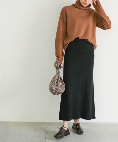 select MOCA（セレクトモカ）の「ニュアンスタイトフレアニットスカート(ウエストゴムミモレ丈ニットスカート)（スカート・レディース・ブラック/ブラウン/グレイッシュベージュ・FREE）」の10枚目の写真