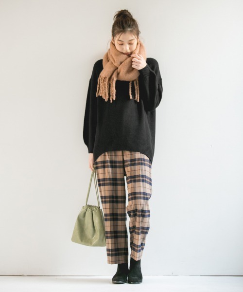 GLOBAL WORK（グローバルワーク）の「ボリュームフリンジストール/861706（マフラー・レディース・ホワイト/ダークブラウン/ブラウン/ライトピンク/ホワイト系その他2/ライトベージュ/グレー/ベージュ/ライトブルー/ベージュ系その他3・FREE）」の16枚目の写真